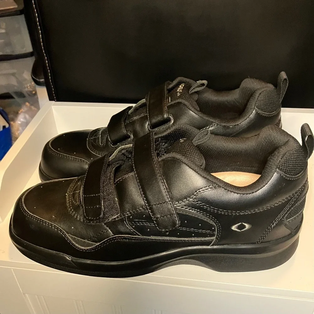 Apex G8010M Mens Walking Shoes Black Leather Double Strap X-Wide Size 12.5